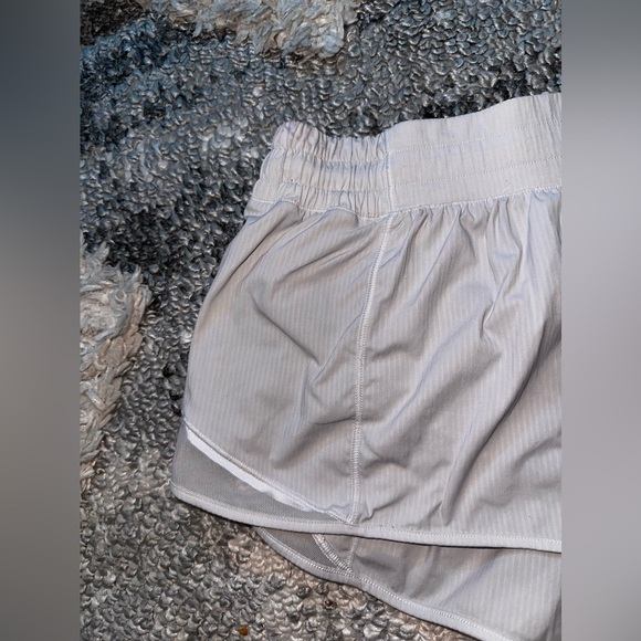 Lululemon Hotty Hot Short Size 10 - Picture 7 of 7